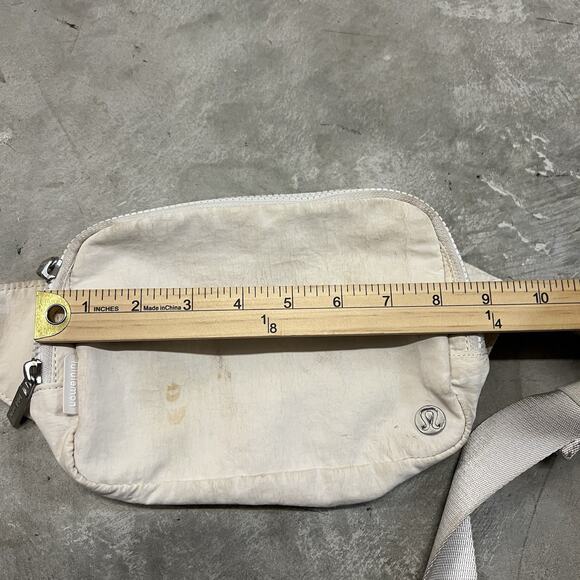 Lululemon LU9BG8S Women's One Size Beige Everywhere Belt Bag (92) - Picture 9 of 9